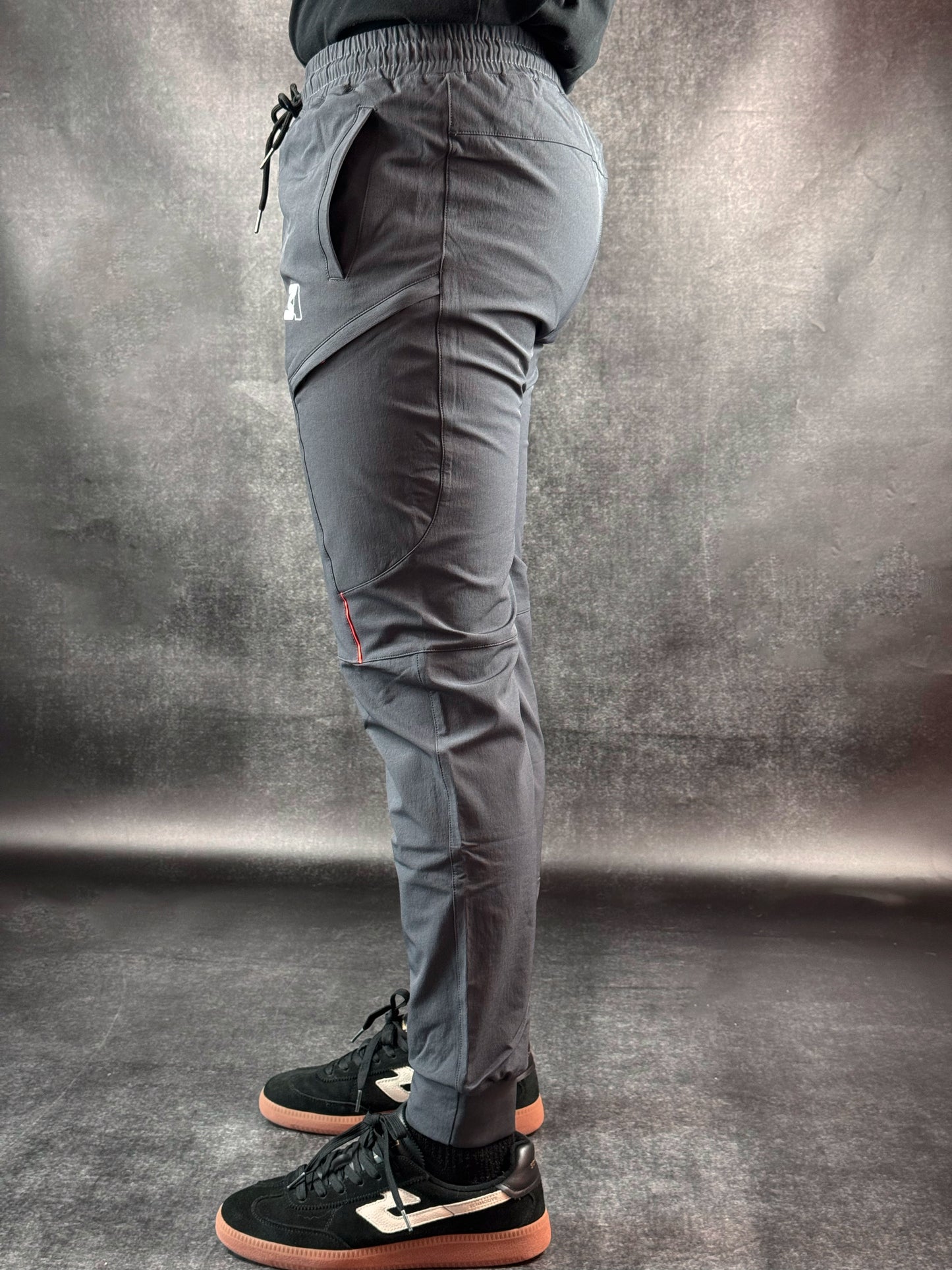 IMPACT. Pantalons Cargo Hommes